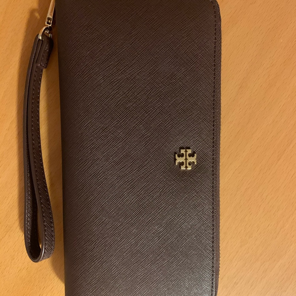 Tory Burch Robinson zip leather continental wallet